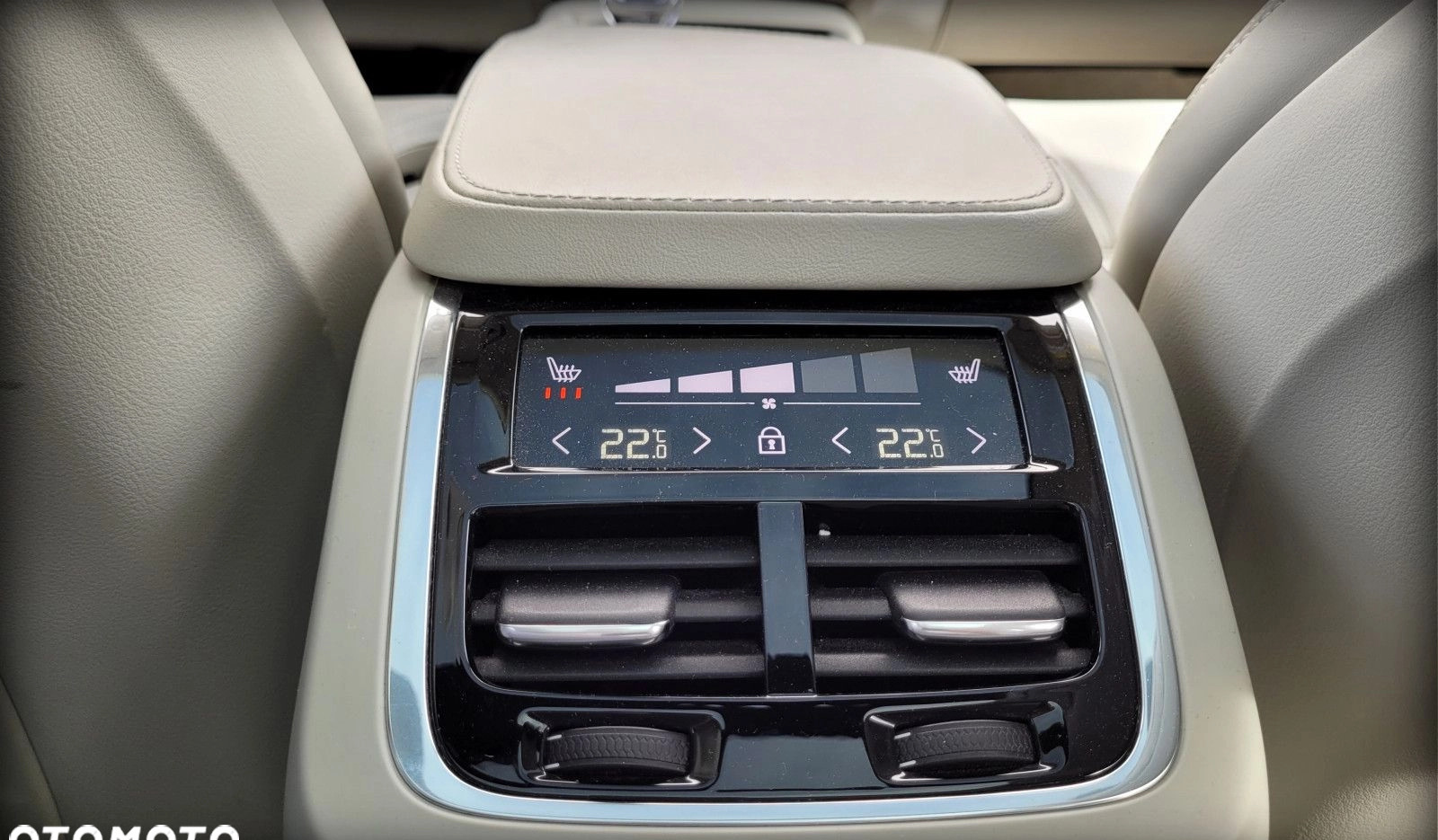 Volvo XC 90 cena 269999 przebieg: 114650, rok produkcji 2022 z Chorzów małe 352